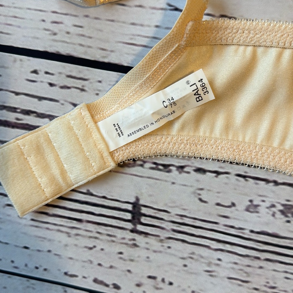 RARE Bali Minimizer 3364 Butterfly Detail Bra Light Beige 34C NWT- Lot of 2 - Picture 11 of 13